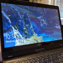 Fujitsu Laptop With Charger 