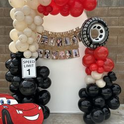 Balloon Garlands & Columns