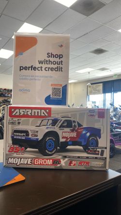 Mojave Grom 223s blx brushless 4x4 small scale truck RTR with battery and charger white