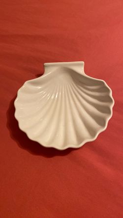 White Ceramic Scallop Shell Dish