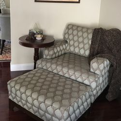 Chair With Ottoman 