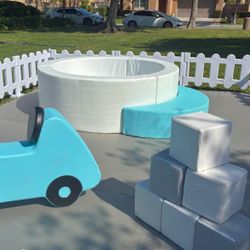 Ball Pit Soft Play With Blue Step