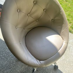 Free Chair 