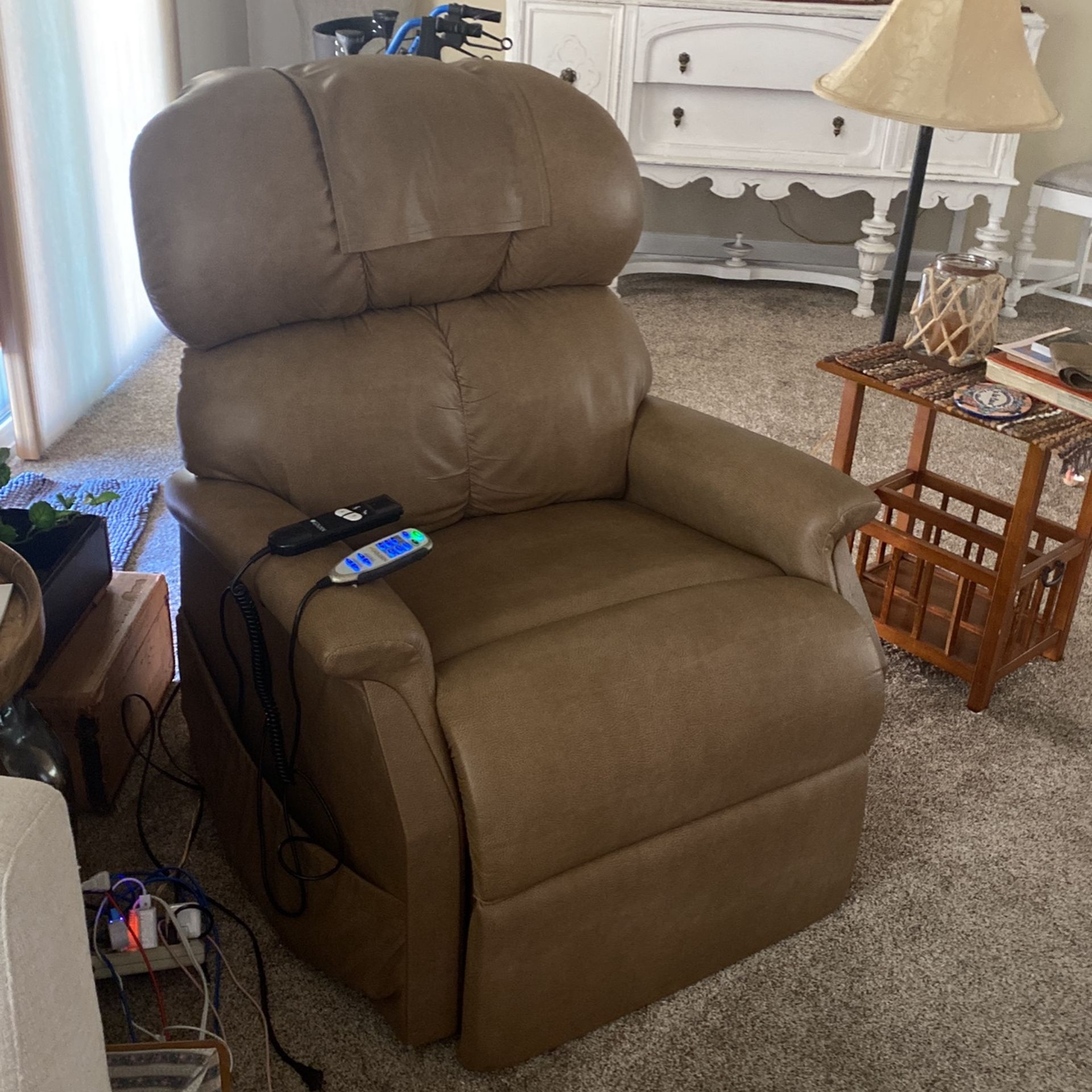 Power Lift recliner chair