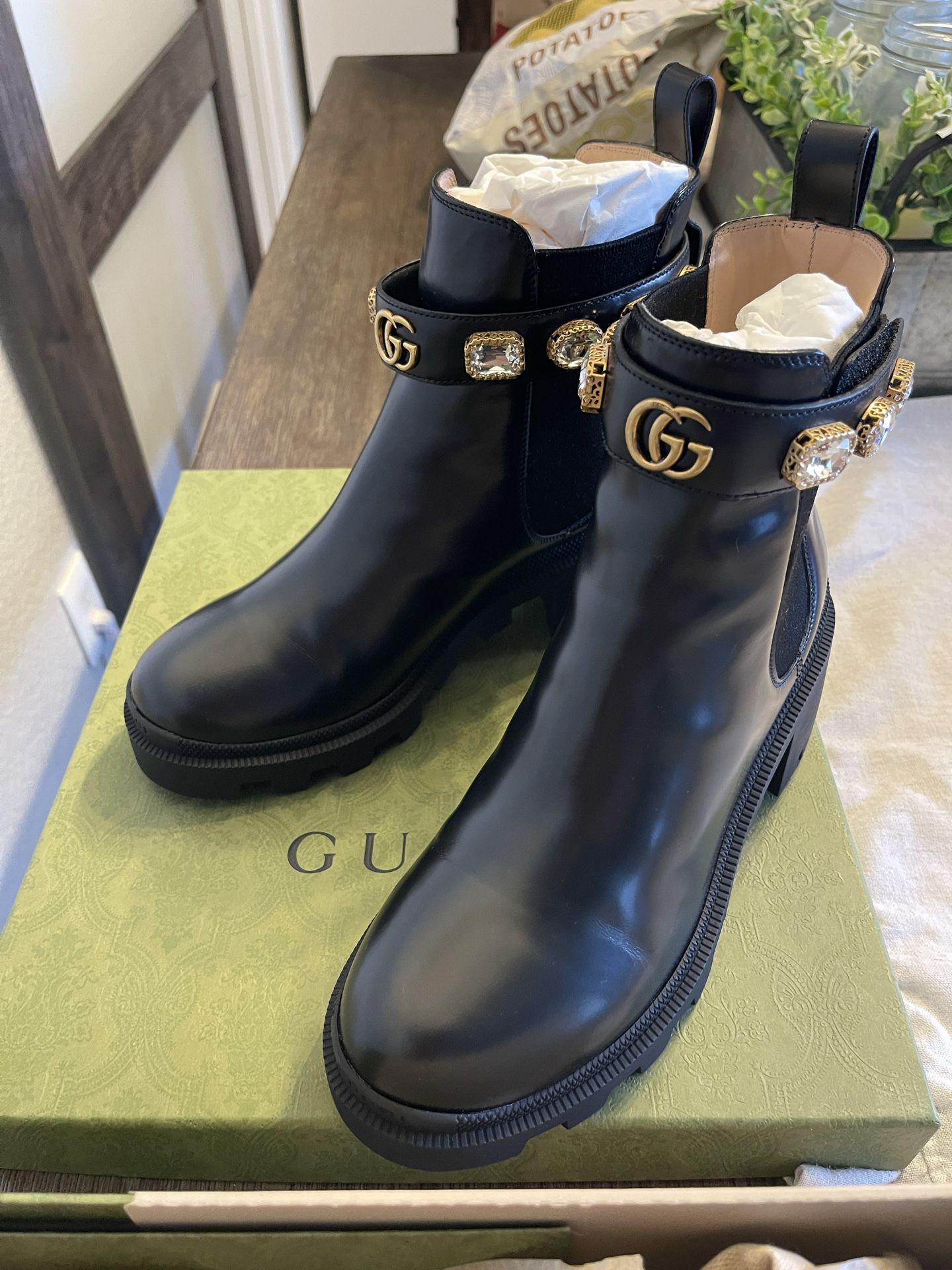 GUCCI Women’s Boots $800 Size 8