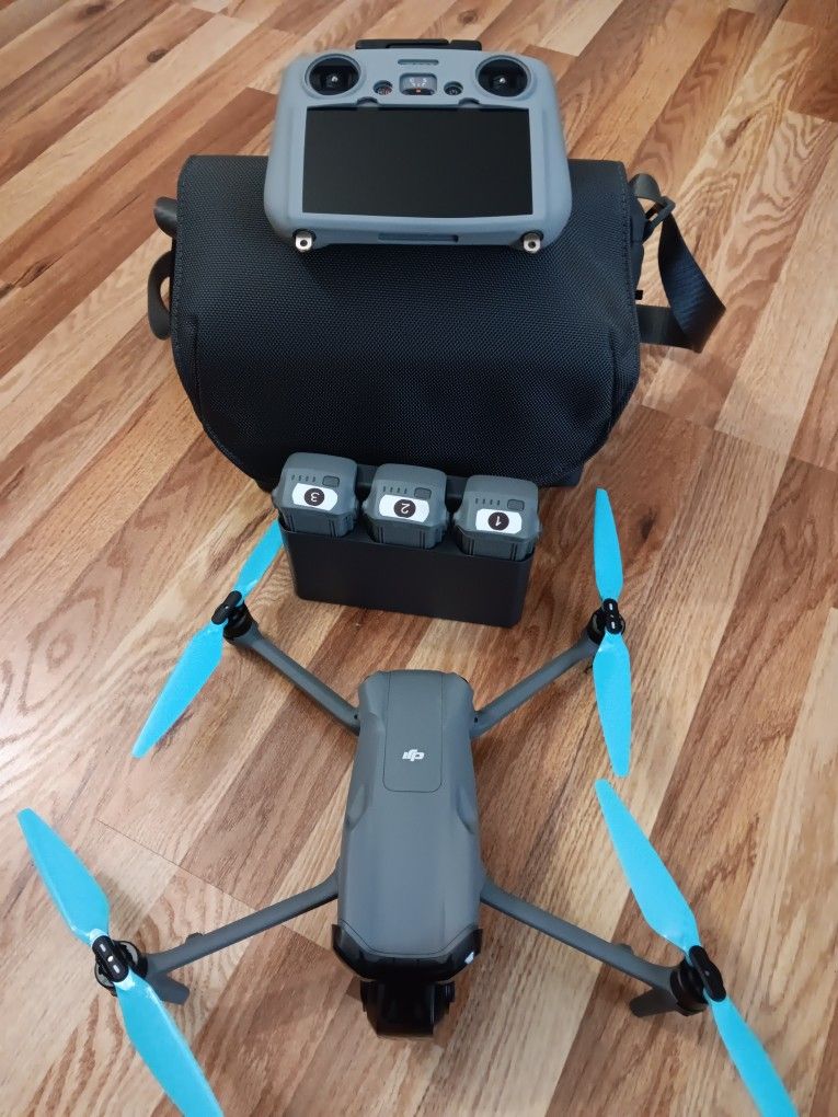DJI Air 3 Fly More Combo With Rc2 Controller