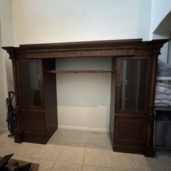 Pulaski Mahogany Wood Entertainment Center/TV Stand
