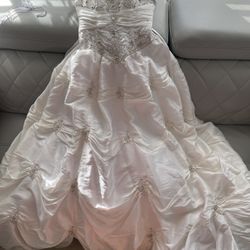 Beautiful Dress For 15th birthday party Or Wedding Size S