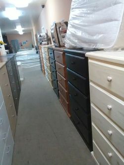 Pinewood Dresser