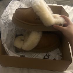 Chestnut Platform Uggs in a size 6