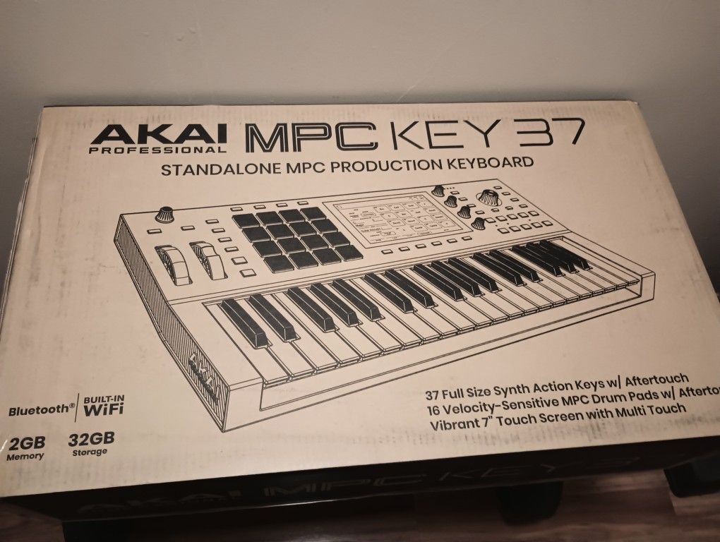 Akai 37 key Synthesizer