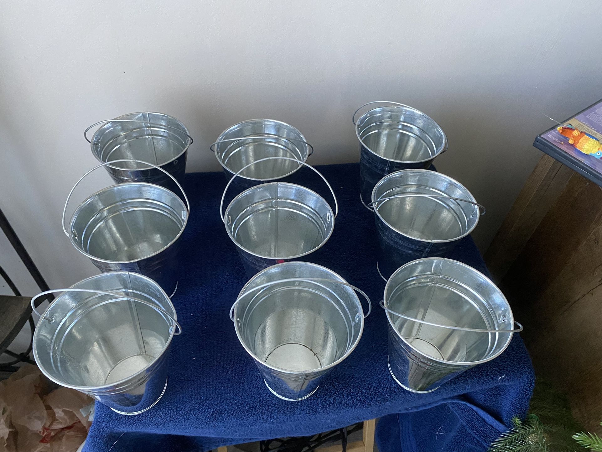 9 Tin Pails for Sale in Scottsdale, AZ - OfferUp