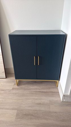 Bar cabinet