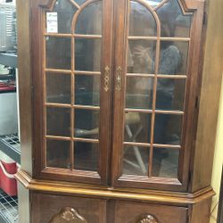 China Cabinet W/2 Doors