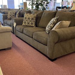 🇺🇸HUGE Ashley Furniture Blowout Sale!🇺🇸 Brand New Sofa Loveseat Set W/ Designer Accent Pillows Included! $50 Down Takes It Home Today! 