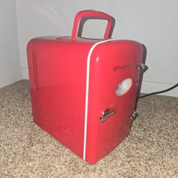 Mini Fridge Frigidaire Rettro Style Portable Mini-Fridge Red EFMIS129 12 in. 1 cu. ft. 9 Can