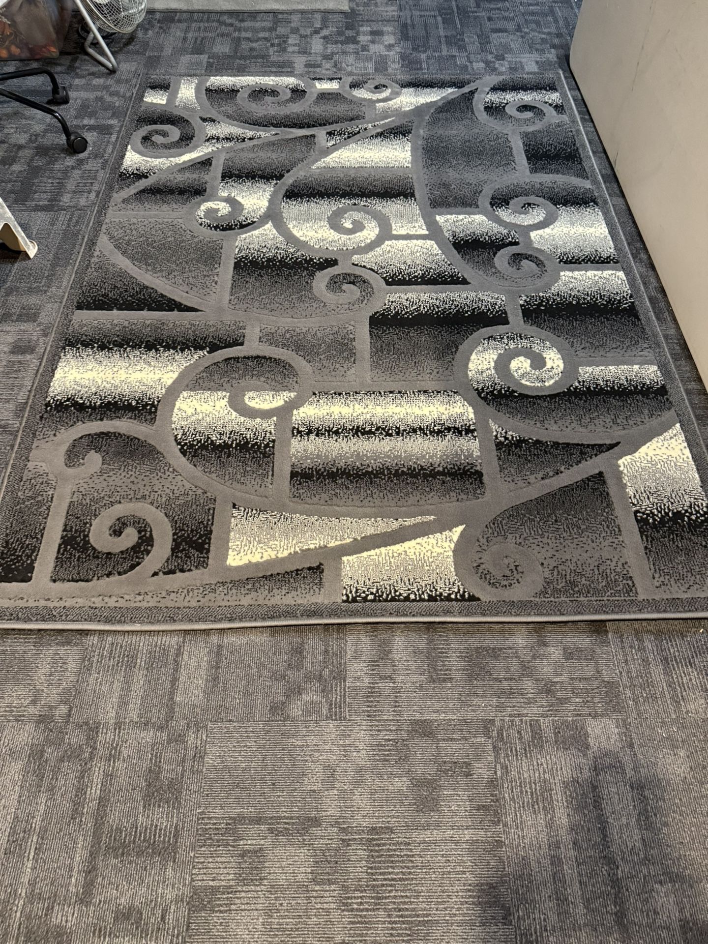 Beautiful 5x7 Area Rug