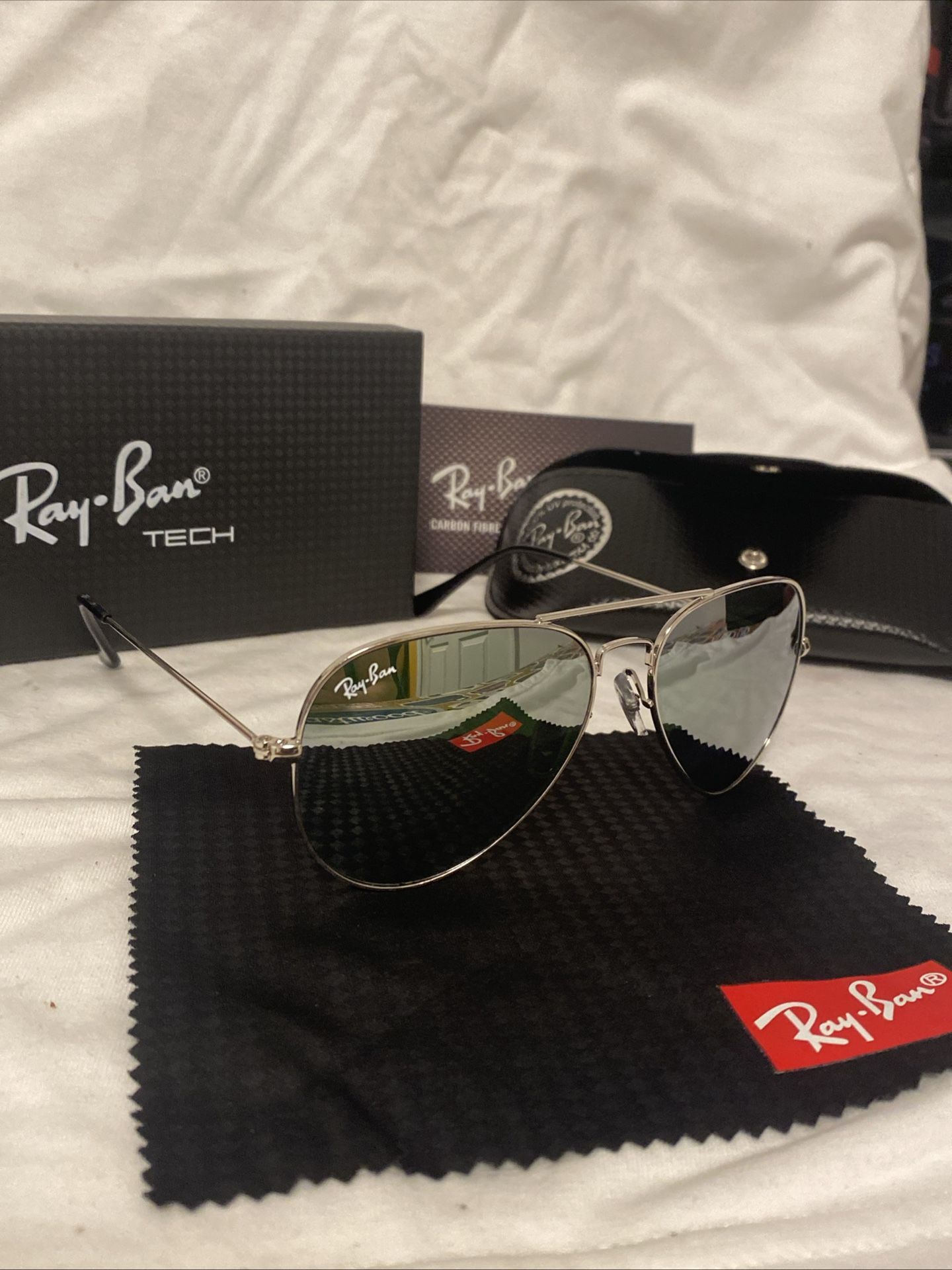 Rayban Aviator Sunglasses - Silver With Strong Green Tint