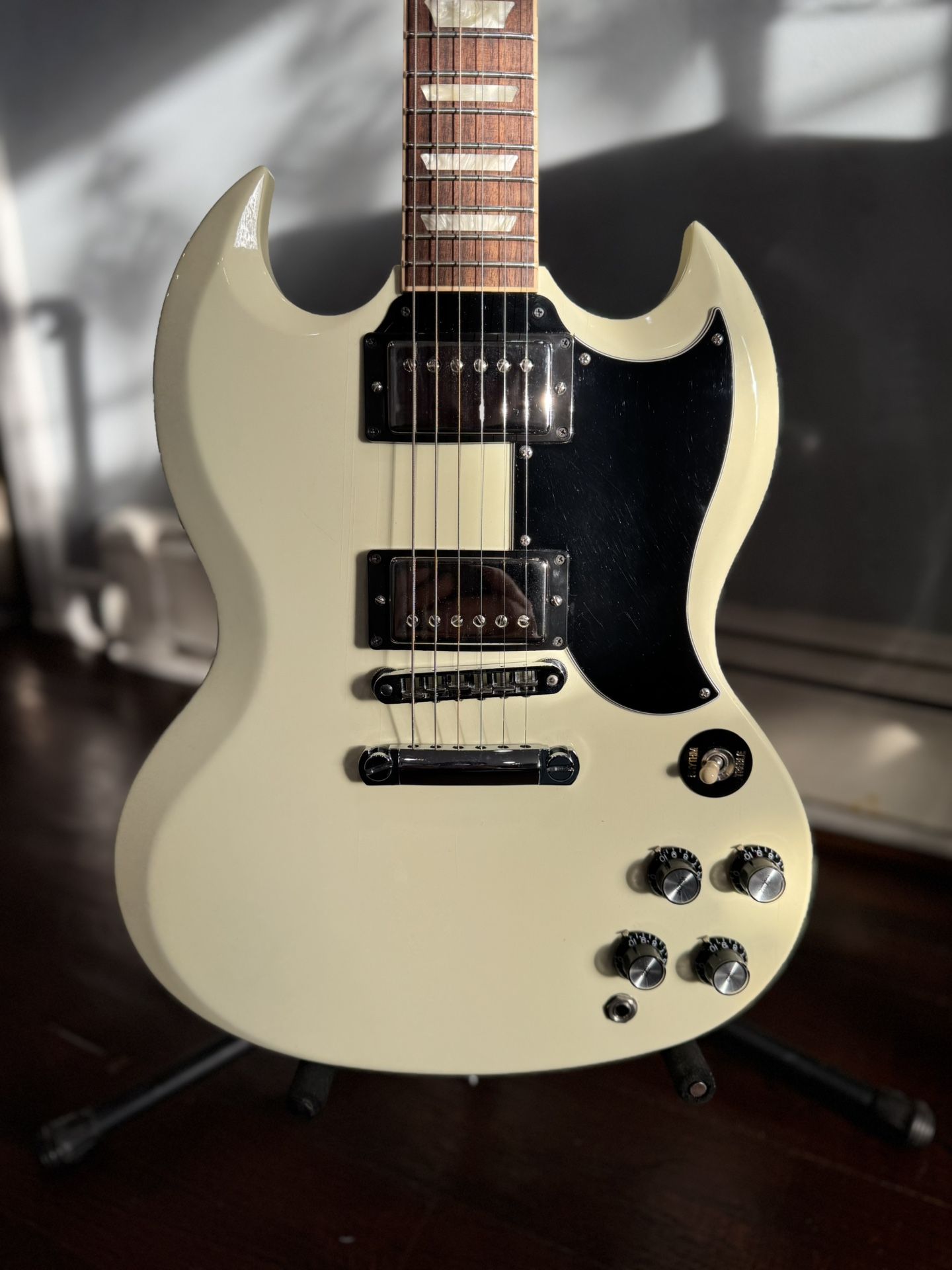 2013 Gibson SG Standard Classic White Guitar OBO