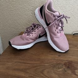 Nike Women’s Size 7