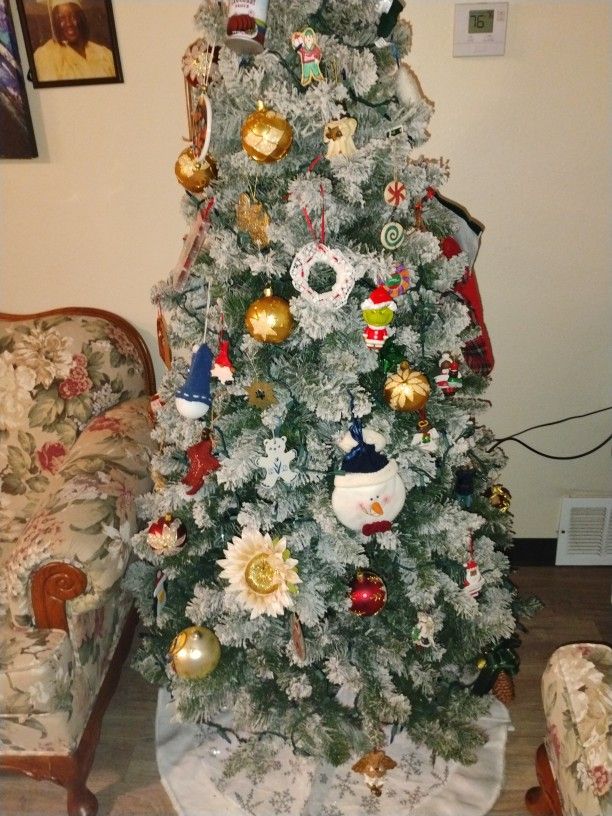 Christmas Tree With Fixings