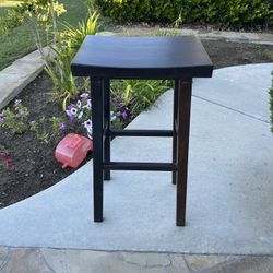 Bar Height Saddle Stool