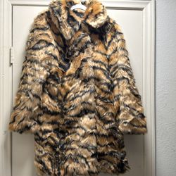 Women’s Coat, Size Medium/Small Tiger Color