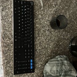 Keyboard Can Connect Up To 3 Monitors