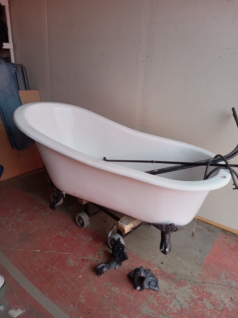 Claw Foot Bathtub