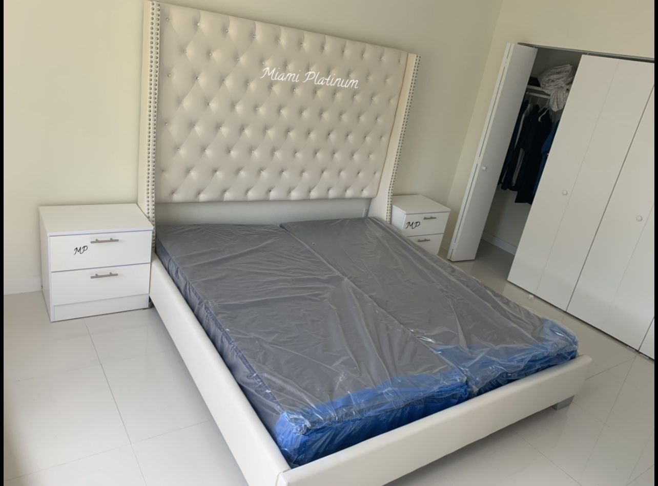 King Bed 🛌 Frame Only (Also Available In Queen And Other Colors Gray, Blue, Black)/// Financing Available