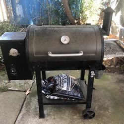 Pit Boss pellet Electric Smoker Grill BBQ With Cover for Sale in Vista