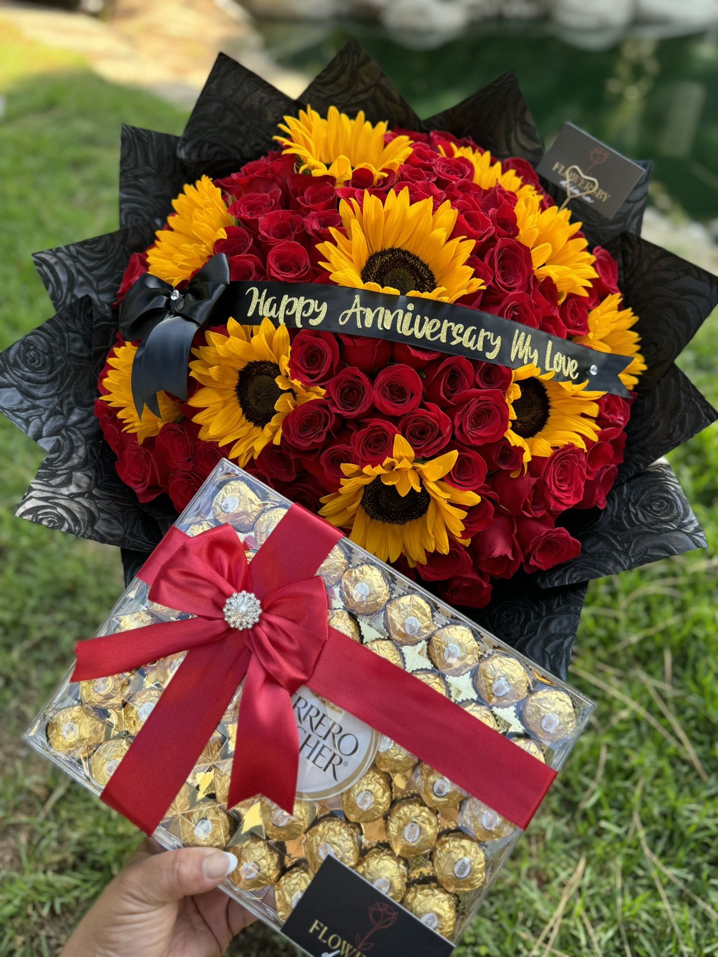 100 Roses Bouquet Arrangement