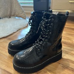 Black Boots ( For Woman) 