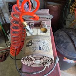 Thomas 1/4hp WOB-L piston air compressor,
