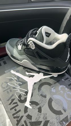Jordan 4 black white grey