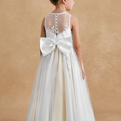 Flower girl dress size 7