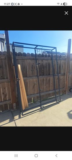 Bed frame queen size