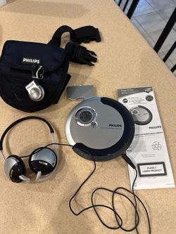 Philips Portable CD player with headphones and attachable carrying case