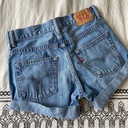 Women’s Levi shorts