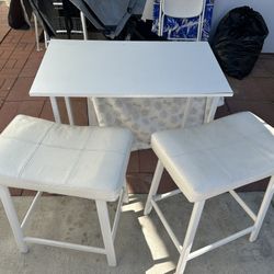 Dining Table With 2 Stools