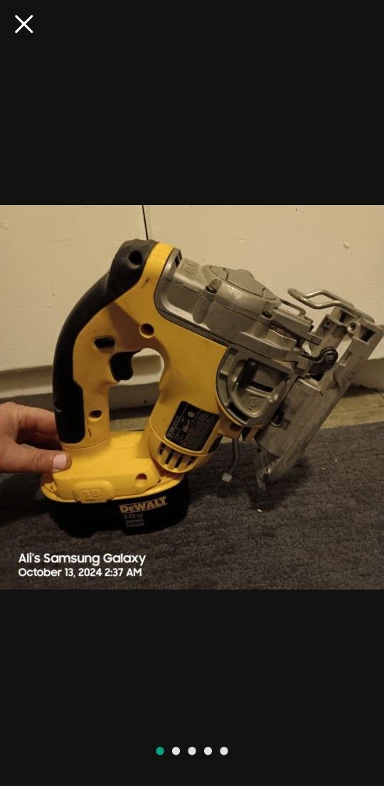 DEWALT 18v Keyless Cordless Variable Speed Jig Saw- DC330