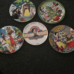 5 Disney Plates