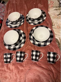 H2K Home16 Piece Dinnerware Set