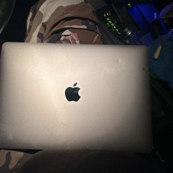 MacBook Air Model A2337 