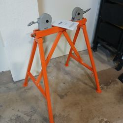 VEVOR Pipe Stand with Roller Head 2500 LBS Load for 2-36 inches Pipes 45# Steel