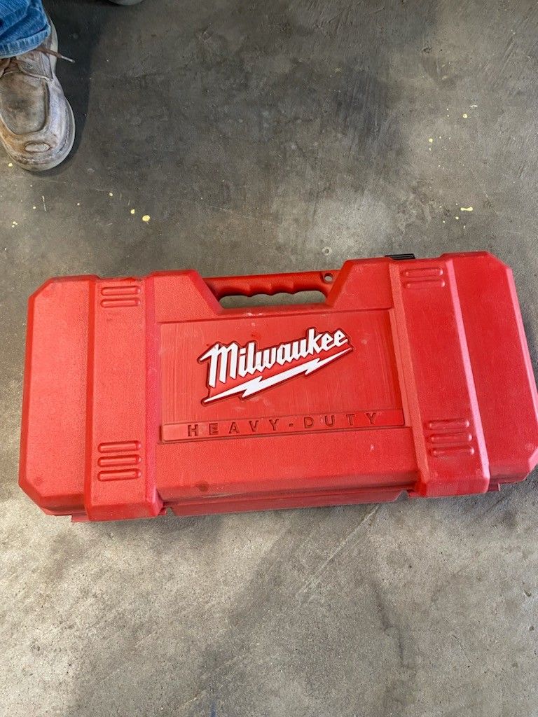 MILWAUKEE SAW ZALL