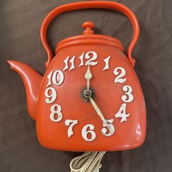 Vintage Spartus Tea Kettle Clock 