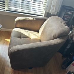 Swivel Leather Chair 