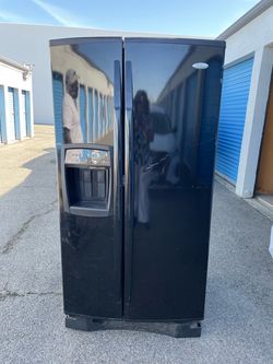 Whirlpool Black Side-by-Side Refrigerator with Ice Maker