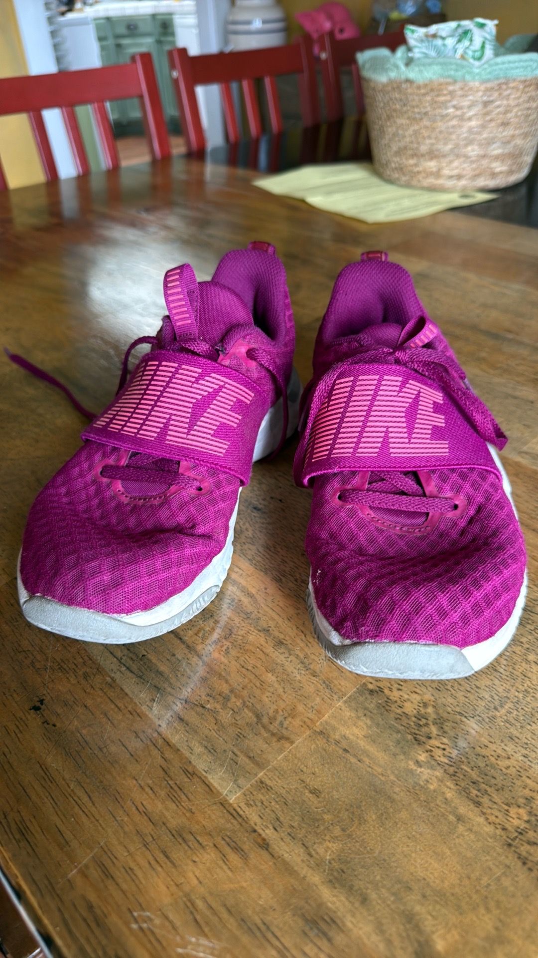 Nike Women’s Running Shoes Renew Size 7